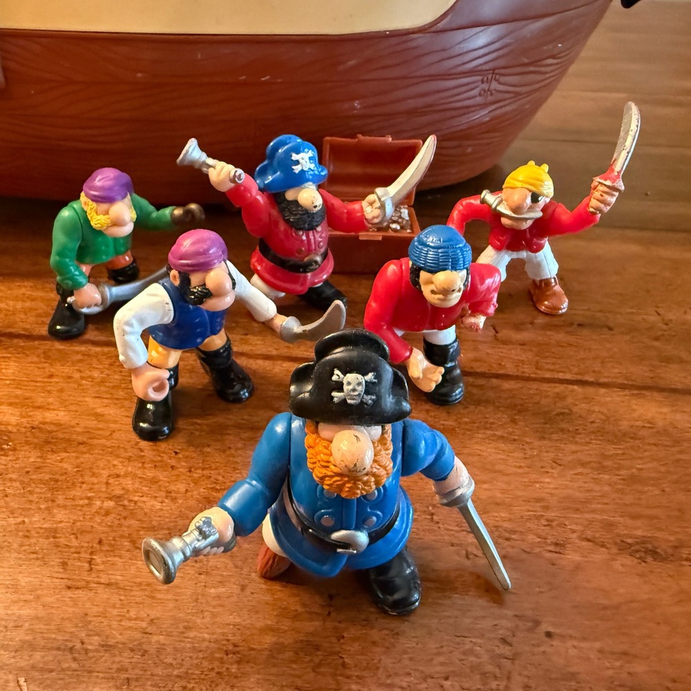 Fisher Price Great Adventures Pirate Ship Playset with 6 Figures and Cannon 1994 - Picture 2 of 15